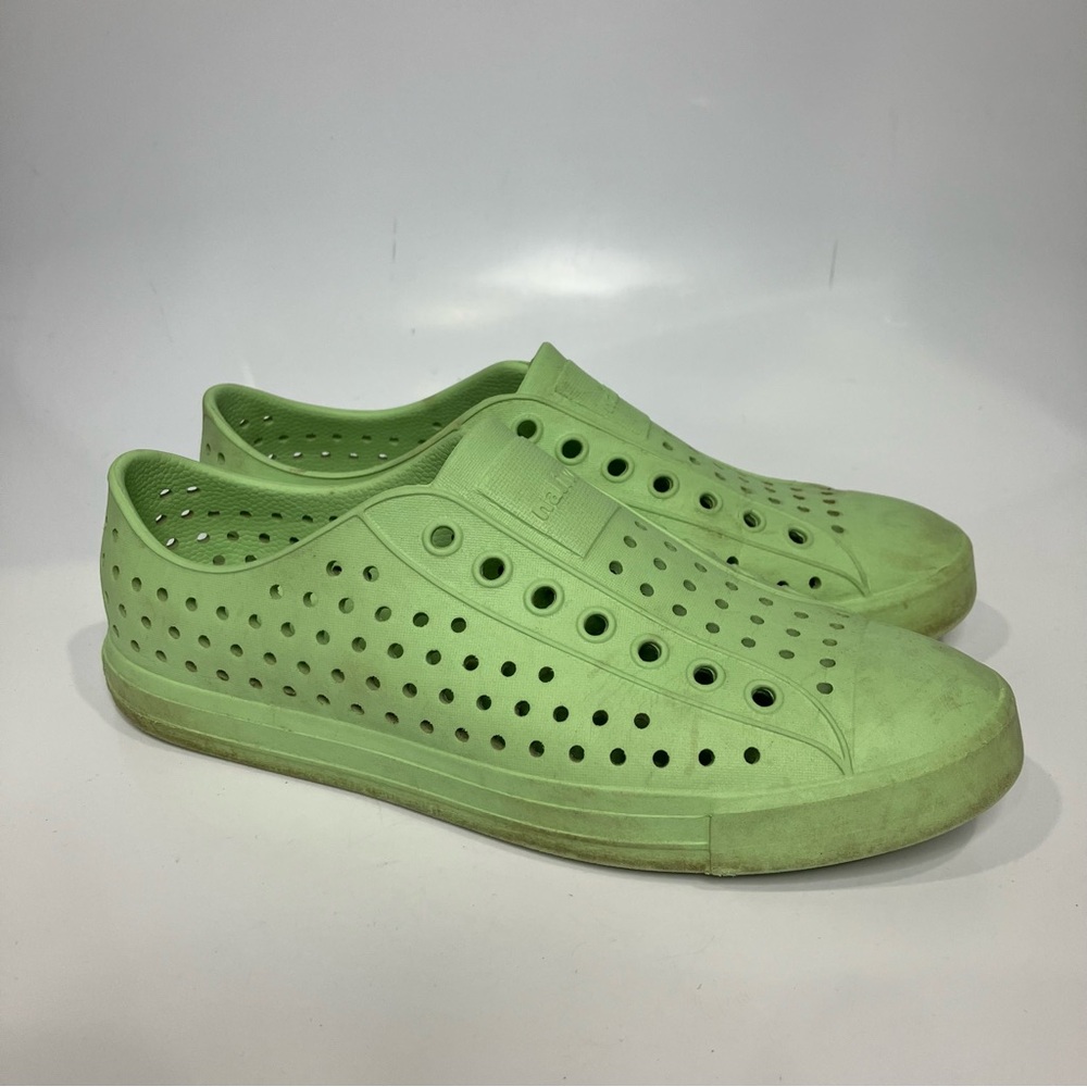 Native Jefferson slip on shoes green unisex women’s size‎ 7 men’s size 5 casual
